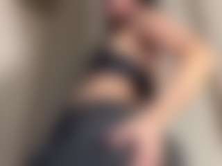 Kira Lopez's Live Sex Cam Show