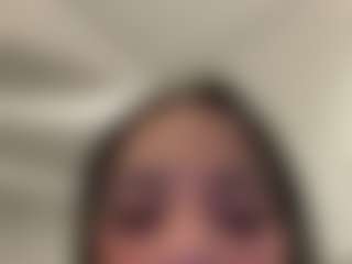 Live cam show with Kira Lopez - Strip Teen (18+) on CamClone