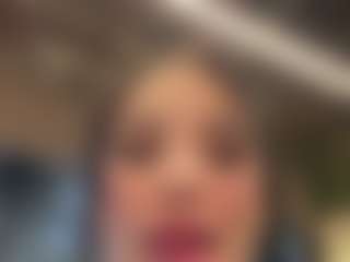 Live cam show with Kira Lopez - Hippie on sexylive.show