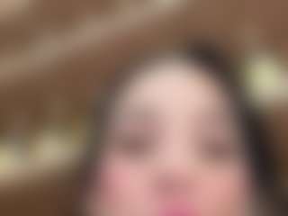 Live cam show with Kira Lopez - Squirt Toys on StripNow