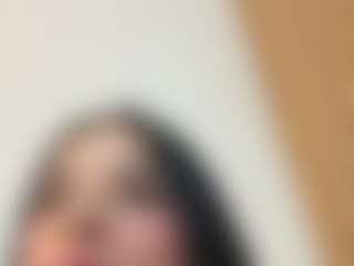 Kira Lopez's Live Sex Cam Show