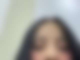 Live cam show with Kira Lopez - Teen (18+) on Hubzter Live