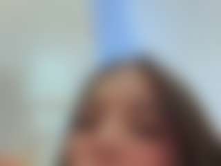 Live cam show with Kira Lopez - Athletic Young Adult on crypto-cams