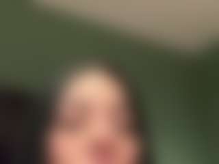 Kira Lopez's Live Sex Cam Show