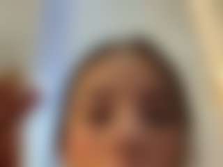 Kira Lopez's Live Sex Cam Show