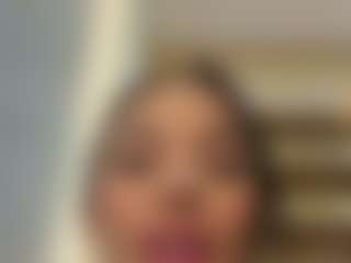 Live cam show with Kira Lopez - Orgasm on x69.live