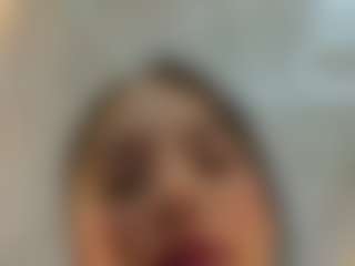 Kira Lopez's Live Sex Cam Show