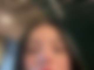 Kira Lopez's Live Sex Cam Show