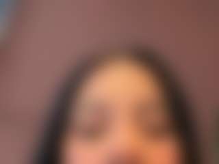 Kira Lopez's Live Sex Cam Show