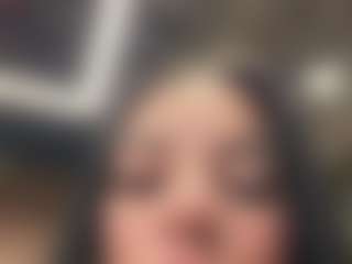 Kira Lopez's Live Sex Cam Show