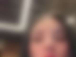 Kira Lopez's Live Sex Cam Show