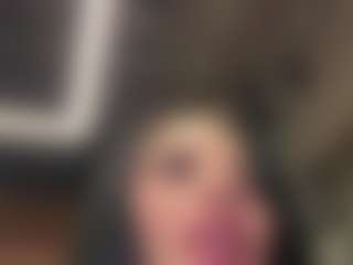 Kira Lopez's Live Sex Cam Show