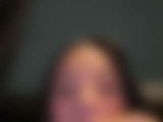 Live cam show with Kira Lopez - Body on StripNow