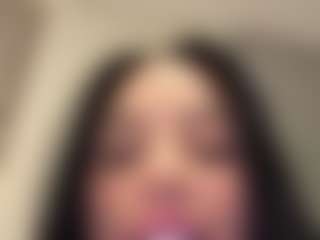 Kira Lopez's Live Sex Cam Show