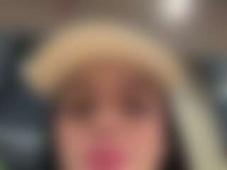 Kira Lopez's Live Sex Cam Show