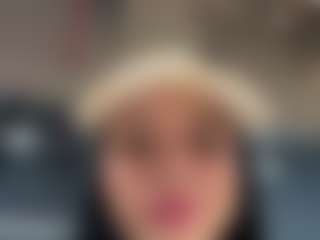 Kira Lopez's Live Sex Cam Show