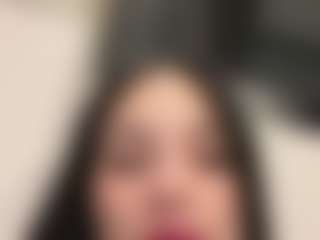 Live cam show with Kira Lopez - Dildo Or Vibrator on Stripli.com