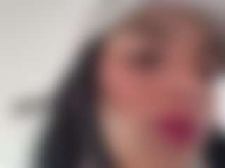 Live cam show with Kira Lopez - Small Tits Brown Hair on chickslive.net