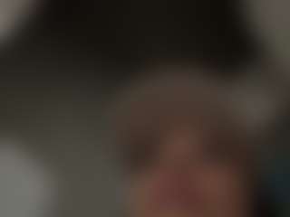 Kira Lopez's Live Sex Cam Show