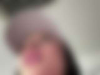 Kira Lopez's Live Sex Cam Show