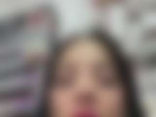 Live cam show with Kira Lopez - Gamer Asian on UwU Esports