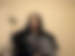 Live cam show with Kira Lopez - Hairy Pussy Teen (18+) on Adult Interactions
