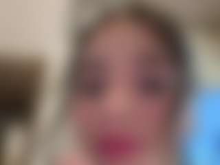 Kira Lopez's Live Sex Cam Show
