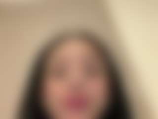 Live cam show with Kira Lopez - Blowjob Lovense on Camming Site