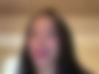 Live cam show with Kira Lopez - Curly on Hubzter Live