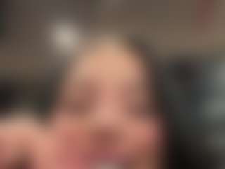 Kira Lopez's Live Sex Cam Show