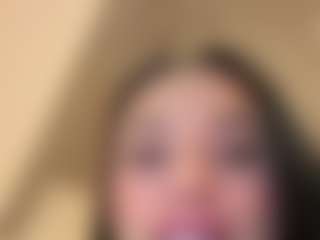 Kira Lopez's Live Sex Cam Show