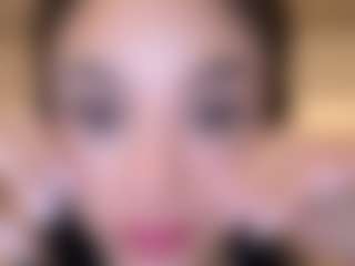 Live cam show with Kira Lopez - Petite Teen (18+) on Camsoda