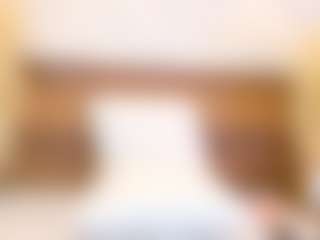 Live cam show with Dojacandice - Brown Hair on CamSextacy
