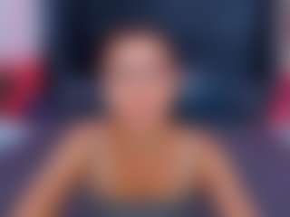 Live cam show with RebeccaDiamond18 - Average on Camsoda