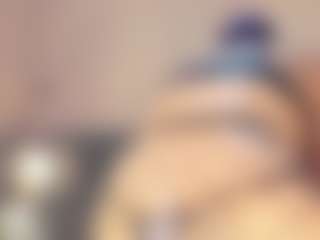 Live cam show with AlisaFox - Striptease on liverealitysex.com