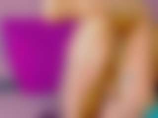 Live cam show with AlisaFox - Camel Toe on Free Soda