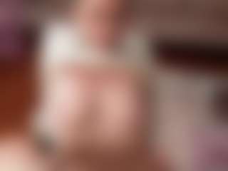 Live cam show with Rhi Connor - Anal on Camsoda