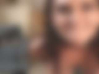 Live cam show with Rhi Connor - Middle Aged on Camsoda