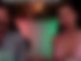 Live cam show with Rhi Connor - Middle Aged on livesuperchat.net