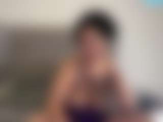 Live cam show with Miss Pretty Pocahontas - Fingers on crypto-cams
