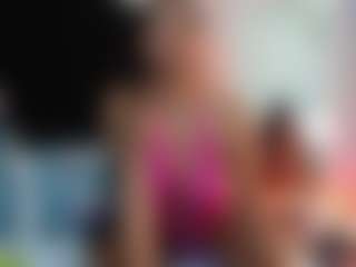 Live cam show with grettchen - Ebony MILF on Camming Site