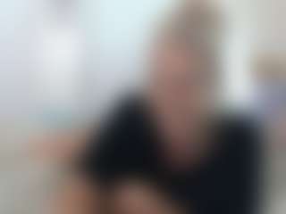 Live cam show with Jordyn Lvee - Tease Mature on SpunkLive