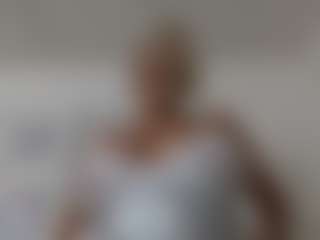 Jordyn Lvee MILF webcam performer live streaming