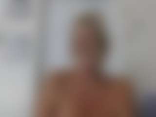Live cam show with Jordyn Lvee - Striptease on boobsie.com