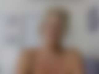 Live cam show with Jordyn Lvee - Granny Blonde Hair on Hubzter Live