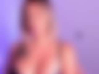 Live cam show with kim-murphy - Ebony on Camsoda | colombia