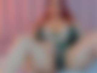 YAYIS MILF webcam performer live streaming