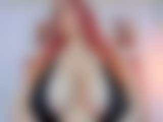 Live cam show with YAYIS - Bedroom MILF on sexylive.show