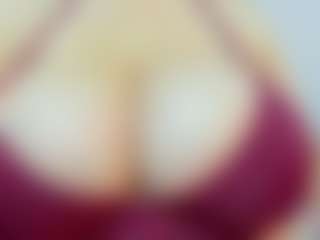 Live cam show with YAYIS - Average on Mixed Magazine Live