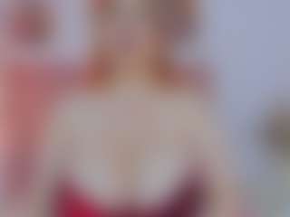 YAYIS MILF webcam performer live streaming